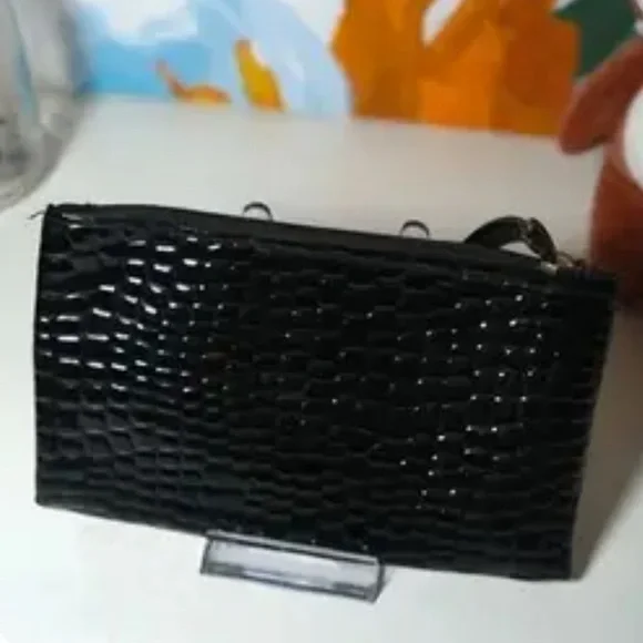 Clear Acrylic Wallet/Purse Display Stand - Picture 4 of 4